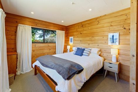 Photo of property in 65 Queens Road, Waikanae Beach, Waikanae, 5036