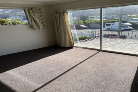 Photo of property in 11 Menzies Street, Sumner, Christchurch, 8081