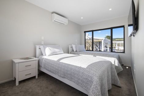 Photo of property in 25 Kawakawa Bay Coast Road, Kawakawa Bay, Papakura, 2585