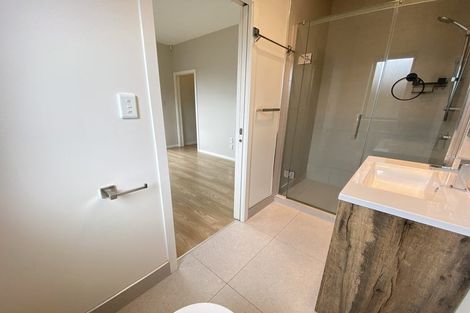 Photo of property in 5 Tawa Road, Te Atatu Peninsula, Auckland, 0610