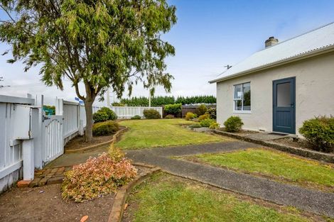 Photo of property in 124 Weraroa Road, Waverley, 4510
