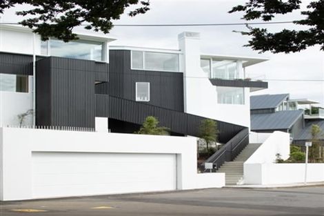 Photo of property in 25 Salamanca Road, Kelburn, Wellington, 6012