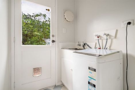 Photo of property in 90 Kemp Road, Massey, Auckland, 0614