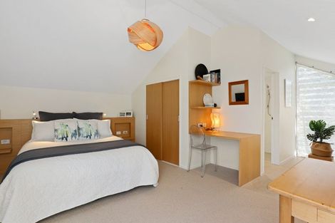 Photo of property in 117 Main Road, Redcliffs, Christchurch, 8081