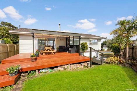 Photo of property in 6 Waari Avenue, Sunnyvale, Auckland, 0612
