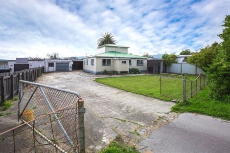 Photo of property in 25 Paekakariki Hill Road, Pauatahanui, Porirua, 5381