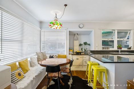 Photo of property in 9 Enderby Drive, Te Atatu Peninsula, Auckland, 0610