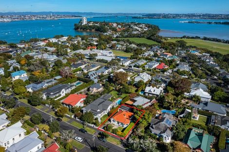 Photo of property in 1/27 Summer Street, Stanley Point, Auckland, 0624