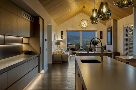 Photo of property in 31 Falconer Rise, Jacks Point, Queenstown, 9371