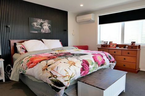 Photo of property in 5 Mahia Lane, Waikanae, 5036