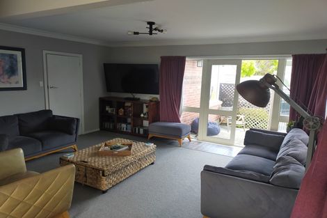 Photo of property in 190 Avonhead Road, Avonhead, Christchurch, 8042