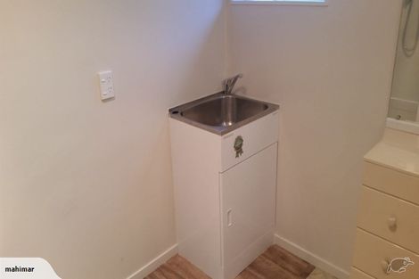 Photo of property in 127 Hobsonville Road, West Harbour, Auckland, 0618