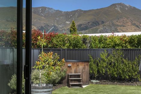 Photo of property in 170b Beacon Point Road, Wanaka, 9305