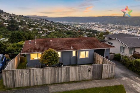 Photo of property in 67 Cypress Drive, Maungaraki, Lower Hutt, 5010