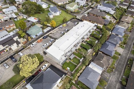 Photo of property in 1/242 Great North Road, Henderson, Auckland, 0612