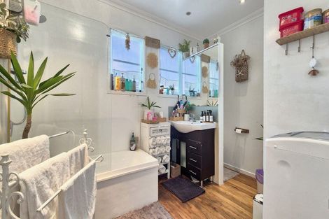 Photo of property in 11 Coulter Road, Owhata, Rotorua, 3010