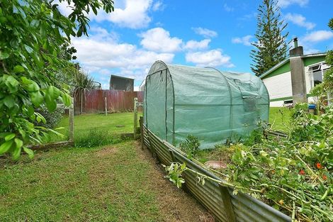 Photo of property in 49 Makiri Street, Helensville, 0800