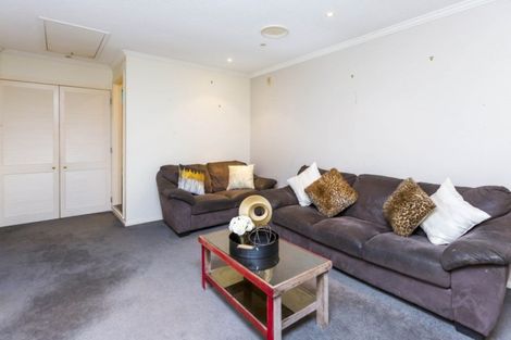 Photo of property in 4 Vista Crescent, Maoribank, Upper Hutt, 5018