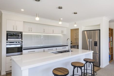 Photo of property in 2 Hydrangea Lane, Milson, Palmerston North, 4414