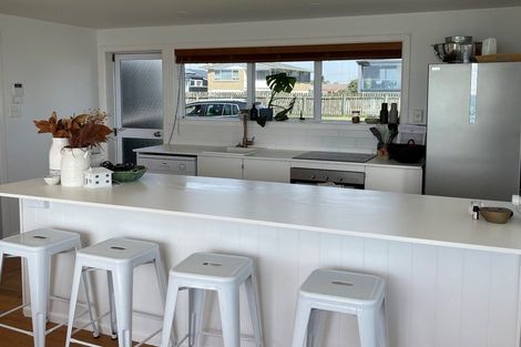 Photo of property in 107 Karewa Parade, Papamoa Beach, Papamoa, 3118