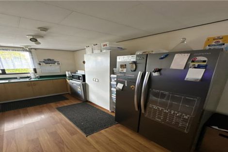 Photo of property in 2 Jumento Place, Unsworth Heights, Auckland, 0632