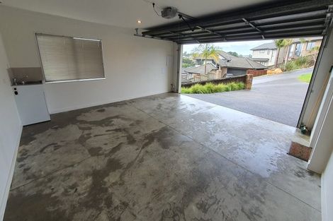 Photo of property in 35 Trotting Terrace, Fairview Heights, Auckland, 0632