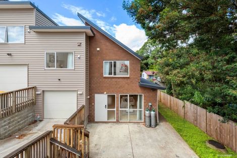 Photo of property in 17 Sunshine Boulevard, Sunnyvale, Auckland, 0612