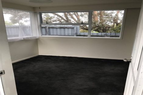 Photo of property in 53 Target Road, Totara Vale, Auckland, 0629