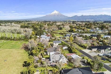 Photo of property in 5 Bosworth Street, Egmont Village, 4372