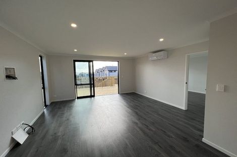 Photo of property in 17 Seafarer Crescent, Stanmore Bay, Whangaparaoa, 0932