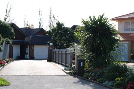 Photo of property in 24 Yarlside Place, Northpark, Auckland, 2013