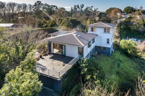 Photo of property in 109 Chaucer Road, Hospital Hill, Napier, 4110