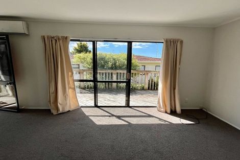 Photo of property in 2/107 Lake Road, Northcote, Auckland, 0627
