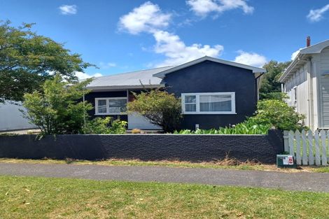 Photo of property in 19 Hereford Street, West End, Palmerston North, 4410
