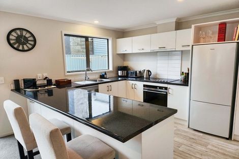 Photo of property in 28 Latimer Way, Petone, Lower Hutt, 5012