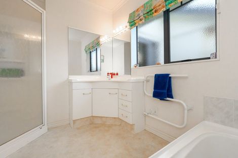 Photo of property in 333 Grenada Street, Papamoa Beach, Papamoa, 3118