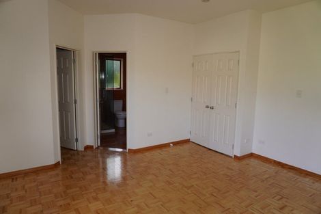 Photo of property in 2/72 Heathcote Road, Castor Bay, Auckland, 0620