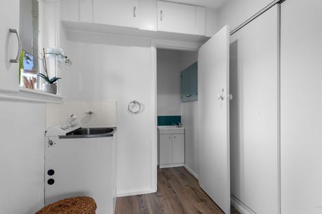 Photo of property in 2 Ilfracombe Place, Burnside, Christchurch, 8053