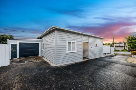 Photo of property in 1/20 Corrella Road, Belmont, Auckland, 0622