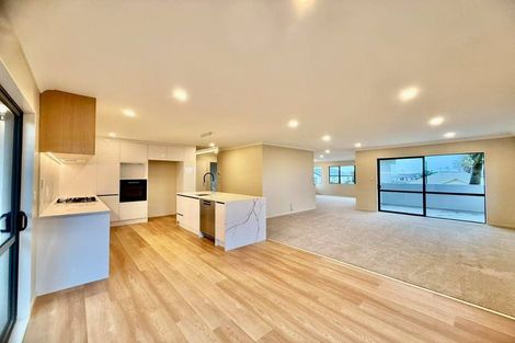 Photo of property in 5 Maidstone Place, Oteha, Auckland, 0632