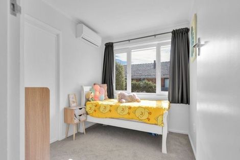 Photo of property in 136 Avonhead Road, Avonhead, Christchurch, 8042
