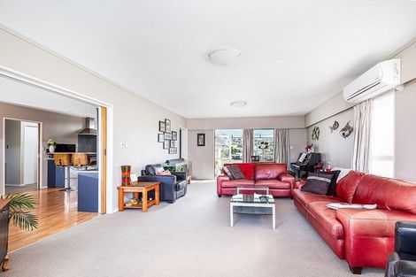 Photo of property in 221 Vipond Road, Stanmore Bay, Whangaparaoa, 0932