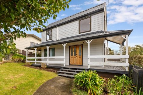 Photo of property in 71 Heta Road, Highlands Park, New Plymouth, 4312