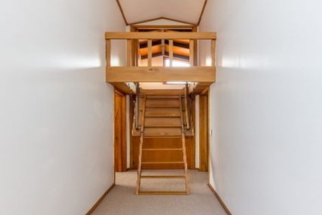 Photo of property in 5 Totara Grove, Hillcrest, Auckland, 0627