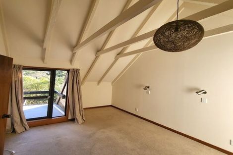 Photo of property in 7 Francis Bell Grove, Lowry Bay, Lower Hutt, 5013