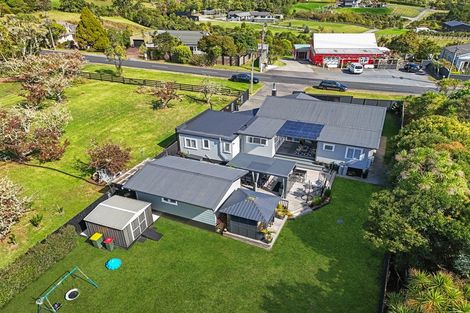 Photo of property in 84 Shaw Road, Oratia, Auckland, 0604