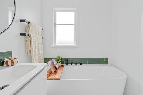 Photo of property in 81 Bartholomew Road, Levin, 5510