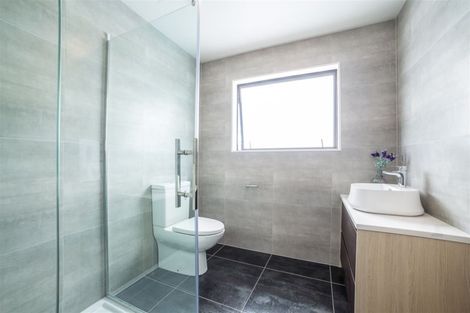 Photo of property in 17 Tawatawa Street, Long Bay, Auckland, 0630