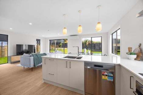 Photo of property in 2 Arohanui Road, Karaka, 2124