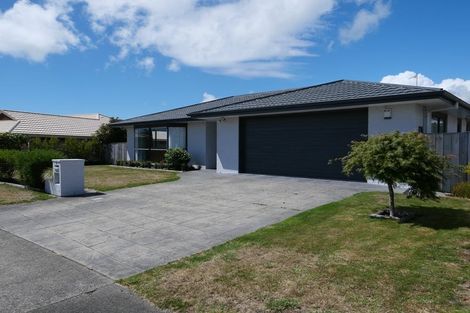 Photo of property in 5 Sovereign Way, Paraparaumu, 5032
